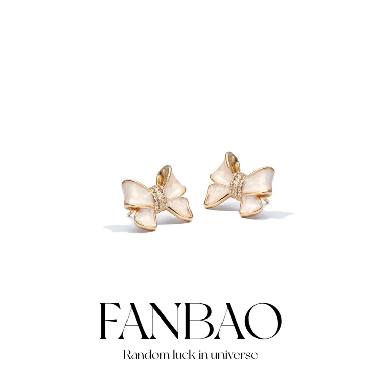 铜合金耳饰 在逃公主精工微镶蝴蝶结耳钉时尚百搭日常通勤