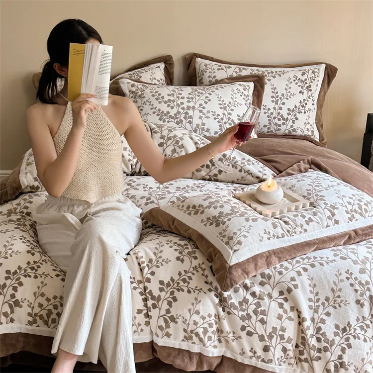A高端复古风牛奶绒轻奢四件套冬季10斤加绒被套法式加厚床单床品