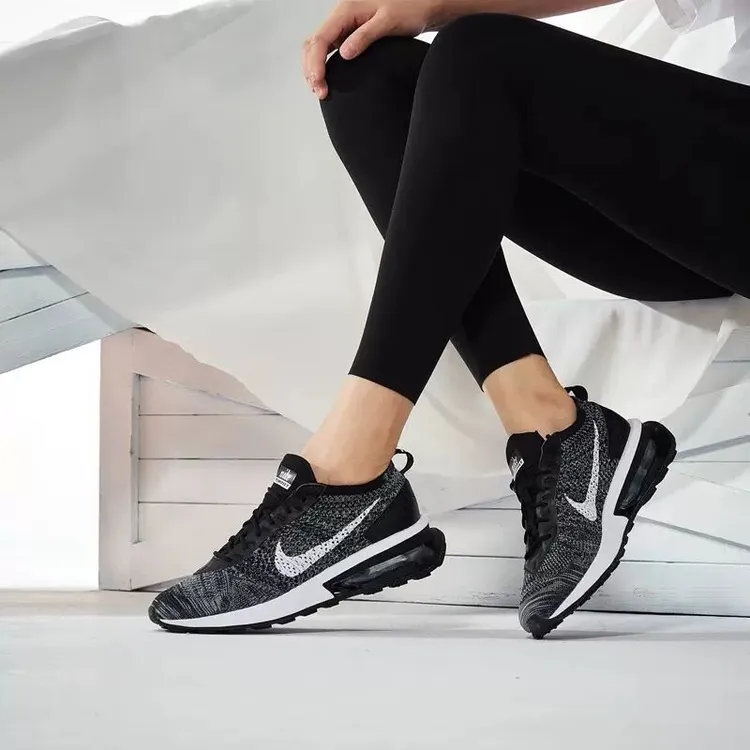 NIKE/耐克女鞋MAX FLYKNIT RACER气垫缓震运动跑步鞋DM9073-001