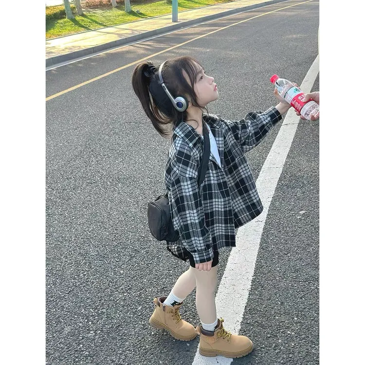女童衬衫春夏黑白格子防晒衣百搭超酷女孩时髦外穿衬衣2025新款