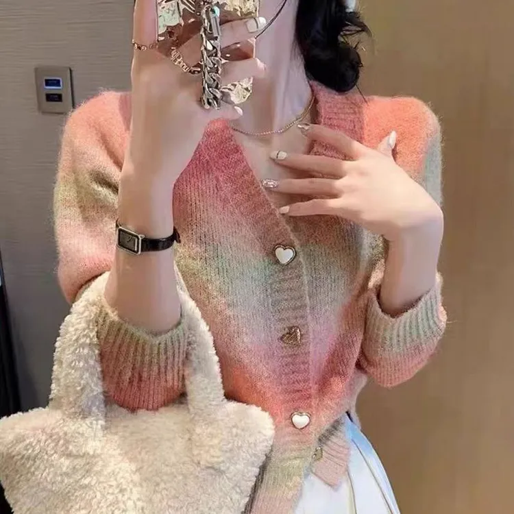 2025新款扎染渐变色爱心扣针织衫女短款慵懒风宽松显瘦韩版毛衣