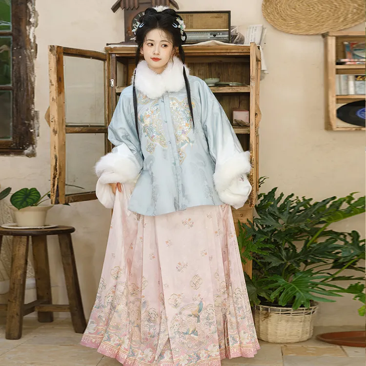 重回汉唐 莺啼声声 新款圆领对襟袄围脖马面裙明制汉服女款秋冬