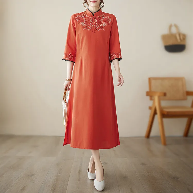 实拍文艺复古刺绣连衣裙女2024夏新款高档洋气宽松显瘦气质长裙