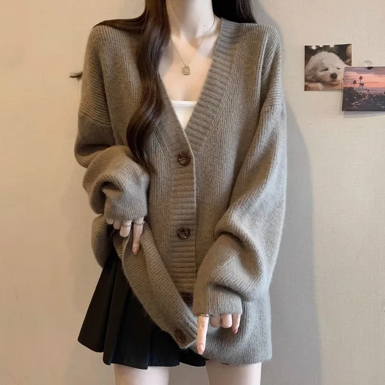 大码宽松慵懒风毛衣外套女秋冬大码胖mm显瘦遮肚V领针织开衫上衣