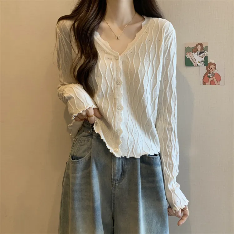 大码遮肚子小香风V领长袖针织衫女春秋胖mm洋气显瘦百搭开衫毛衣