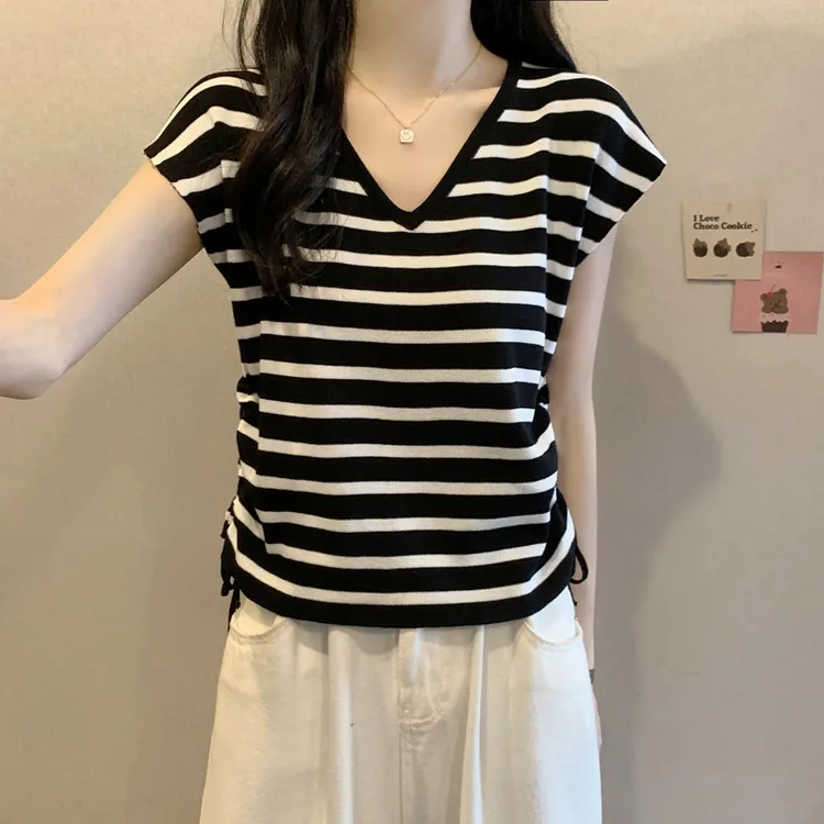 大码遮肚子V领正肩条纹针织短袖t恤女夏季胖妹妹显瘦减龄抽绳上衣