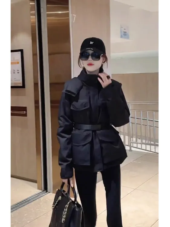 韩系时尚加绒连帽冲锋衣女2024冬季新款气质收腰短款外套女装上衣