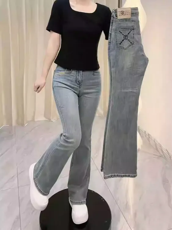 大码女装复古百搭微喇牛仔裤女秋季新款洋气弹力修身显瘦喇叭裤子