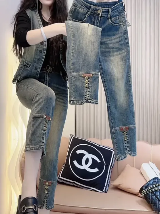 早秋新款高腰弹力显瘦直筒牛仔裤女薄款大码设计感百搭八分烟管裤