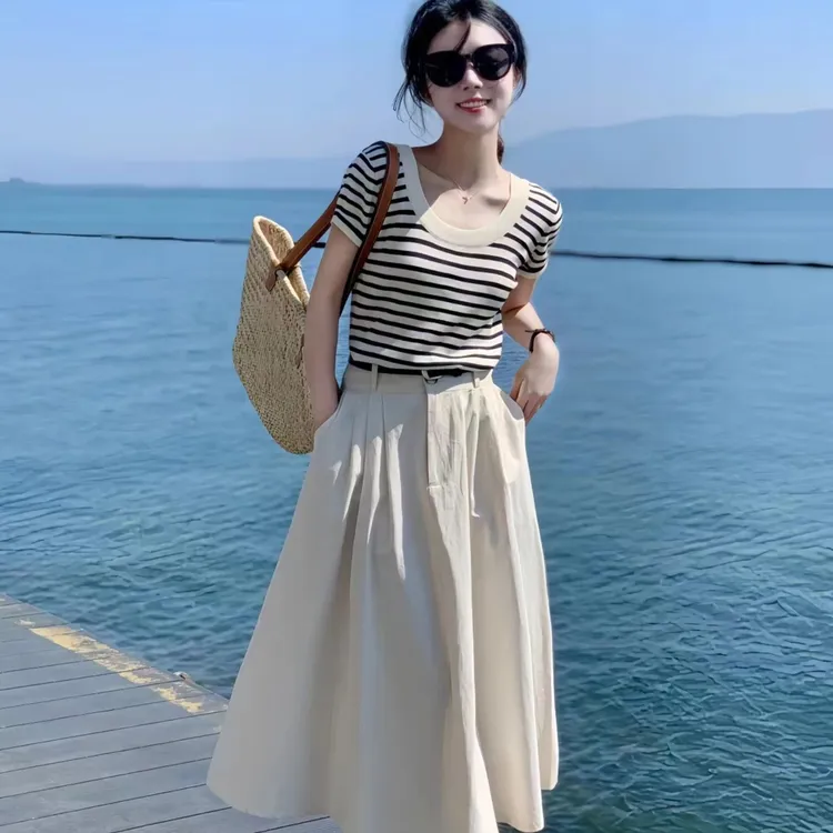 夏季高级感两件套U领条纹针织短袖上衣高腰休闲小个子半身裙套装