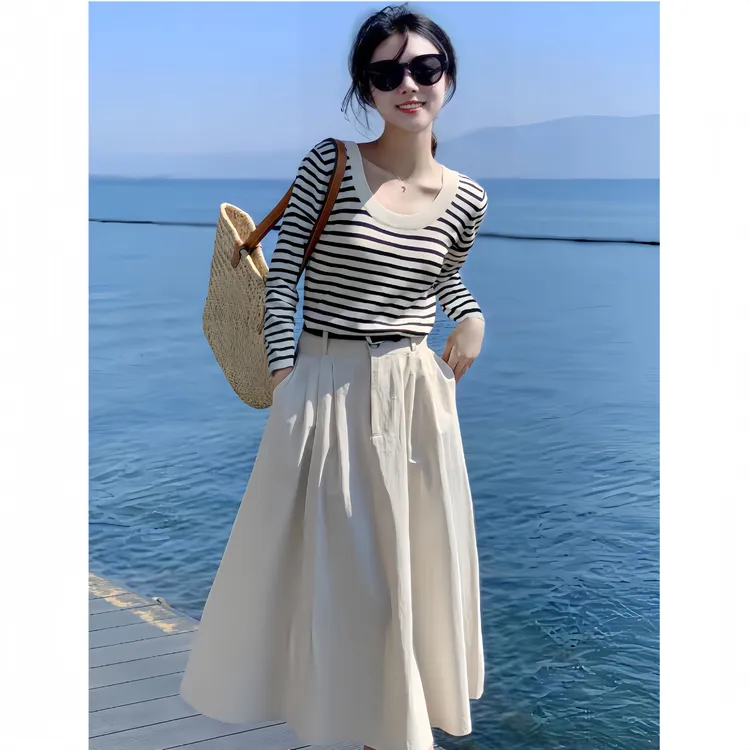 大U领针织条纹长袖上衣女春秋季基础款打底衫搭配休闲高腰半身裙