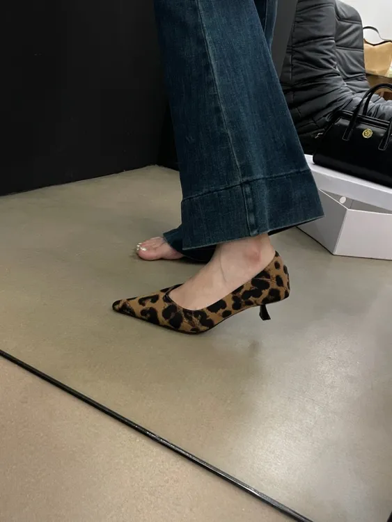 尖头高跟鞋女2024秋季新款气质百搭细跟性感豹纹绒面浅口工作单鞋