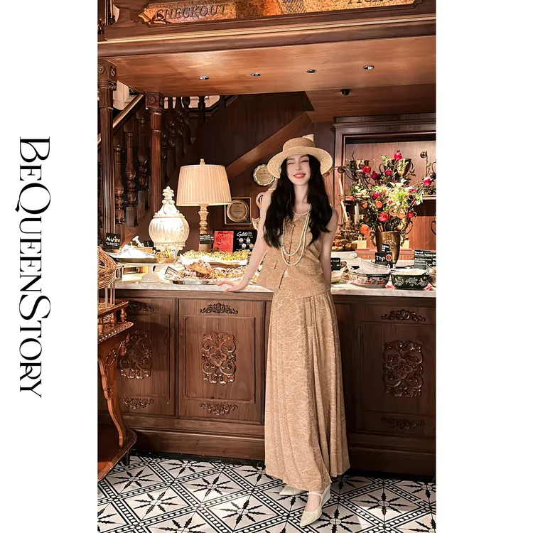 余潇潇【静妆舒雅】中式手工盘扣收腰马甲上衣&马面裙套装