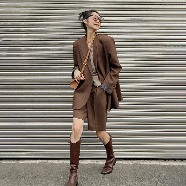 小香风炸街西装套装职业通勤盐系穿搭高级感西服短裤咖色女装