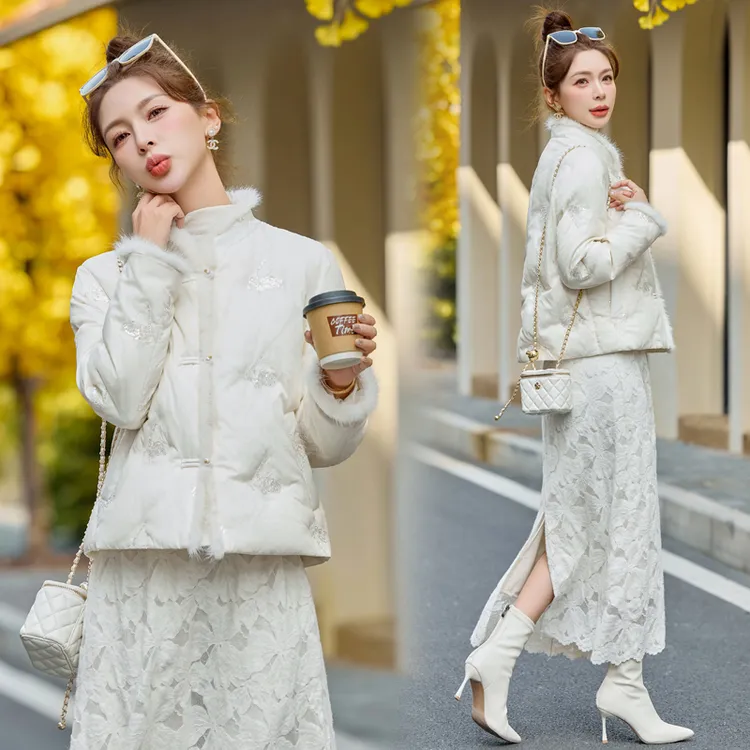 新中式国风羽绒服女短款2025冬季新款高级感气质优雅刺绣加厚外套