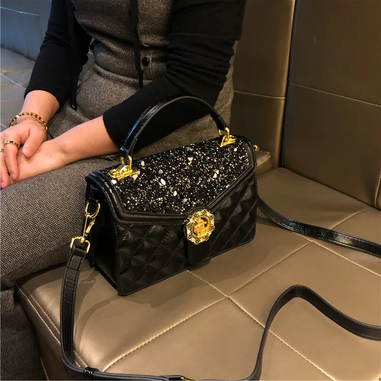 小众设计超火黑宝石小方包包女2024新款百搭高级感菱格单肩斜挎包