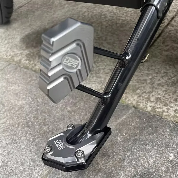 适用铃木摩托车UY125加大加宽脚撑垫UU脚掌UE铝合金辅助块改装件