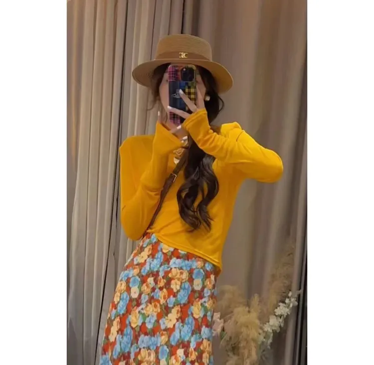 风长袖t恤气质穿搭一整套新款半身裙潮网红洋气时尚复古碎碎花