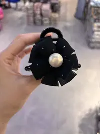 韩版黑色立体花朵珍珠抓夹