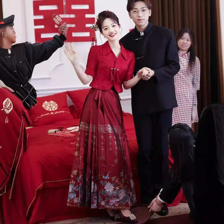 马面裙婚服两件套夏季新娘结婚敬酒服红色刺绣订婚礼服女中式显瘦