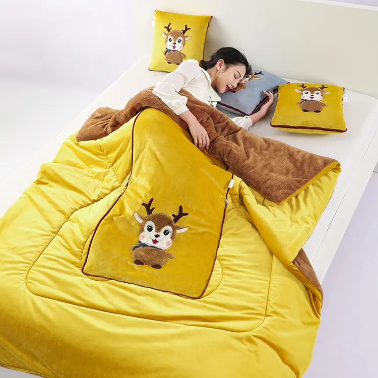 水晶绒抱枕被子两用多功能车载卡通加厚北极绒办公室午睡枕头汽车