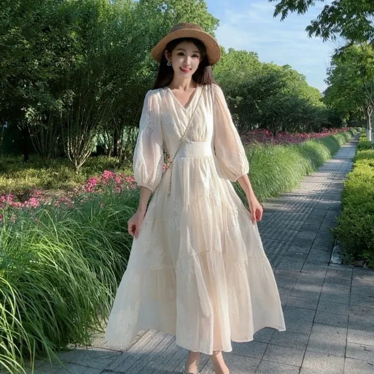 2024年新款夏季法式复古宽松灯笼袖感连衣裙女时尚气质裙子