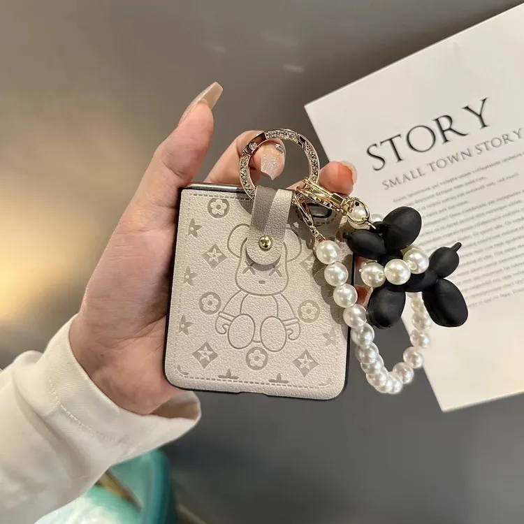 适用荣耀Magic V Flip折叠潮牌皮纹暴力熊手机壳女款钻扣mixflip2