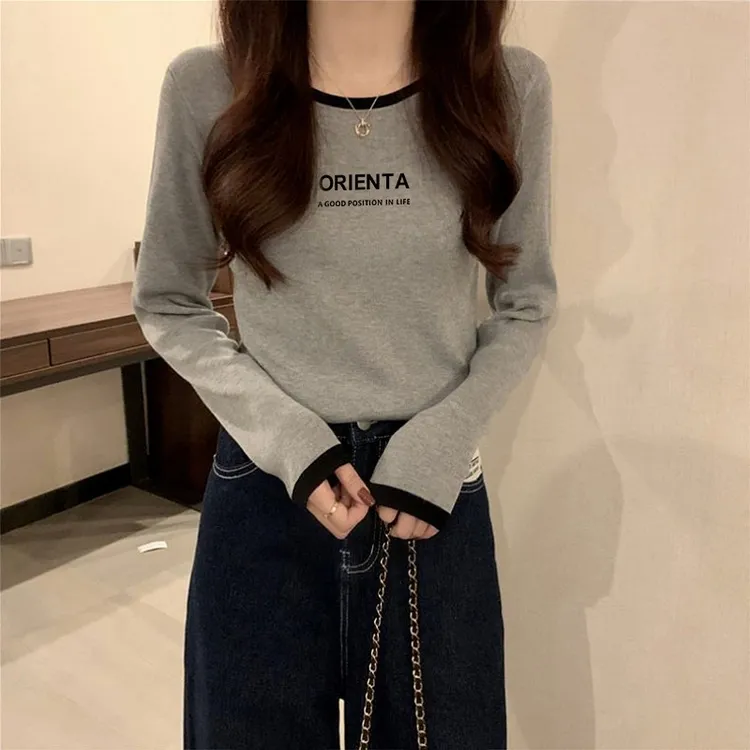 撞色正肩长袖t恤女2024秋冬款拼接内搭圆领显瘦印花打底衫上衣女