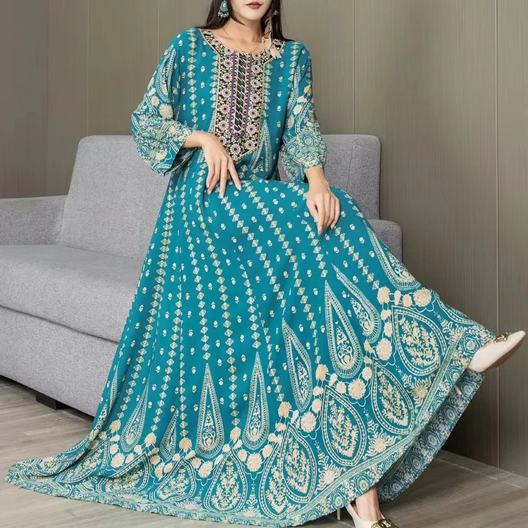 波西米亚民族风女装大码文艺刺绣宽松胖mm花色遮肉显瘦大摆连衣裙