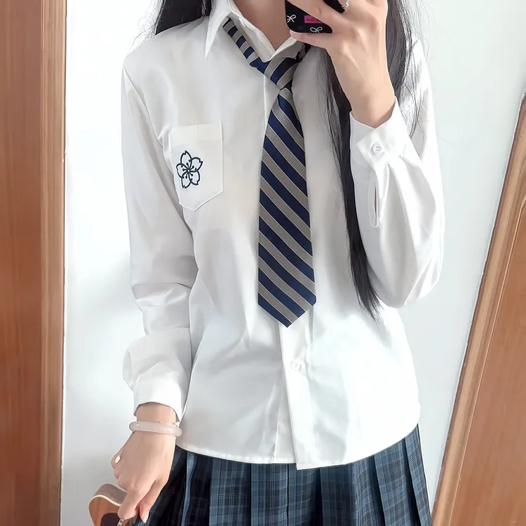 林间萌象原创洛樱长袖jk白色日系宽松刺绣女秋冬学院风衬衣女款