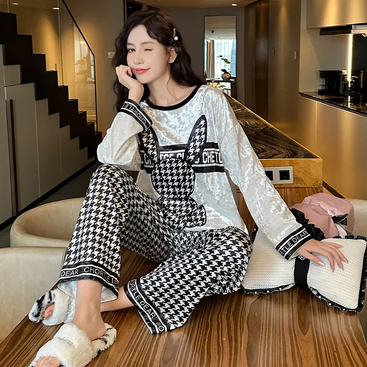 带胸垫2024年新款金丝绒睡衣女春秋季长袖可爱卡通秋冬家居服套装