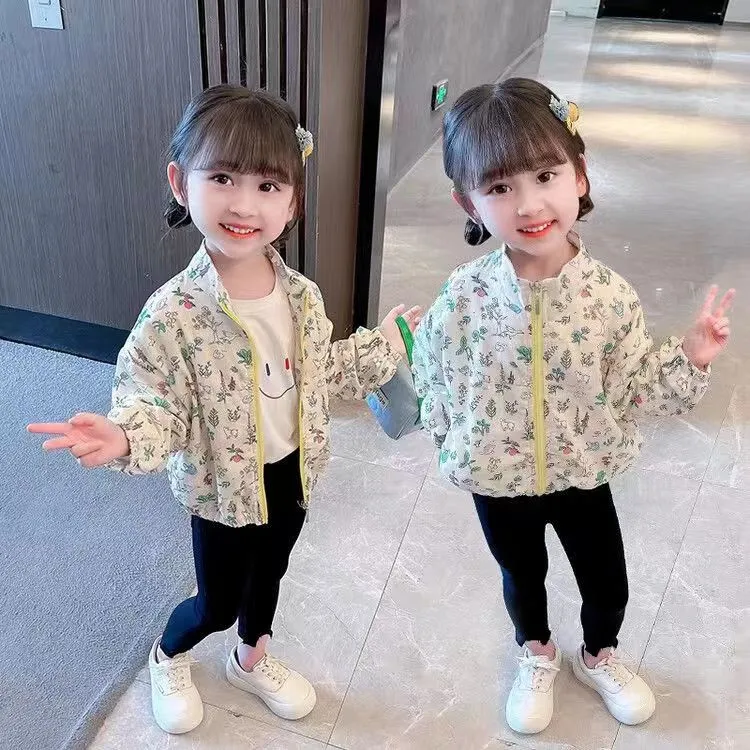 女宝宝外套洋气春秋印花新款儿童装时髦上衣小童春秋卡通女童春季