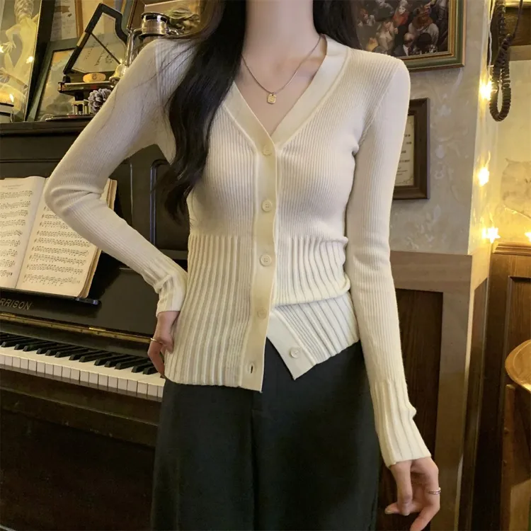 秋季气质软糯舒适外套小众洋气减龄长袖简约通勤显瘦百搭针织开衫