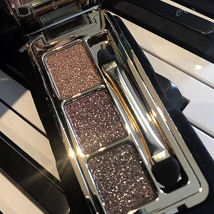 维妮小熊亮晶晶三色眼影盘亮片闪粉细闪大地色烟熏妆珠光不易掉色