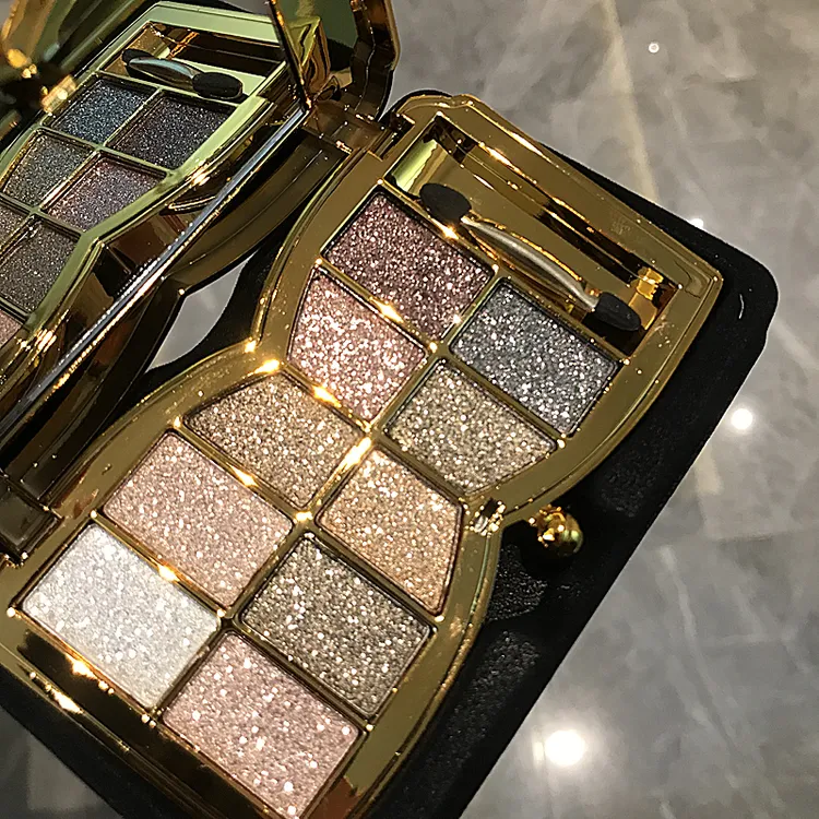 维妮小熊眼影盘大地色裸妆自然亮晶晶烟熏妆眼影网红款