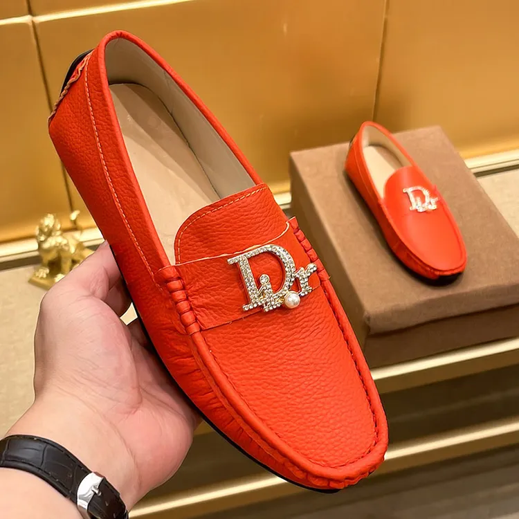 2024夏季高端潮牌小蜜蜂印花豆豆鞋男士英伦商务真皮休闲皮鞋时尚