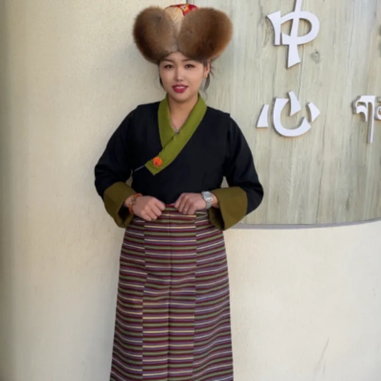 吾拉雅女士氆氇假两件藏装