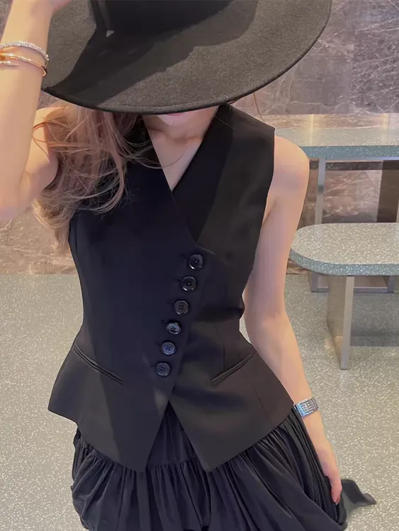 老钱风高端气质黑色无袖休闲西装马甲背心女款春秋短款叠穿外穿夏