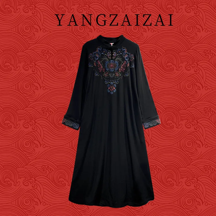 YANGZAIZAI/羊在在民族风复古刺绣长袖打底衫女秋冬LYQ095
