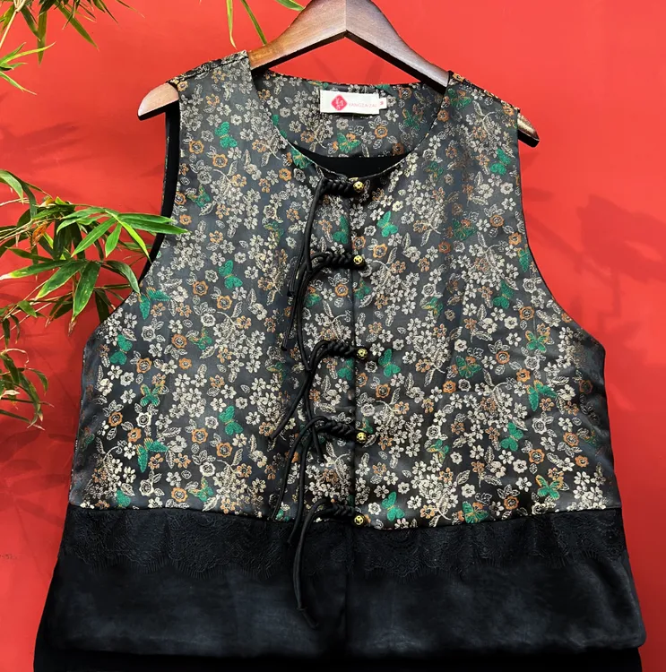 羊在在【青瓷】民族风新款无袖马甲外搭国风复古上衣MJ24YX0361