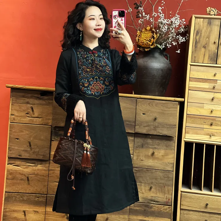 汉服女改良连衣裙复古绣花中国风秋冬夹棉加厚LYQ90135