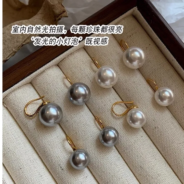 铜合金耳饰 925银针施家贝珠耳钉女高跟鞋耳钩轻奢小众感灰色耳环