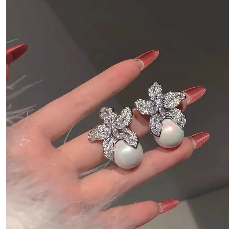 铜合金耳饰 法式复古时尚高级感花朵耳环轻奢精致名媛重工耳钉