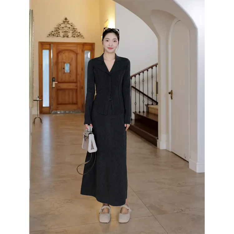 郭九九呢 羊.毛气质简约v领收腰显瘦上衣高腰a字半身裙G924Z17335