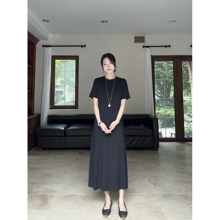 郭九九呢 方领/圆领正肩百搭直筒小黑裙T恤长短款连衣裙G9Q228905商品图