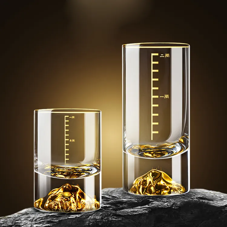 高档金箔白酒杯大号带刻度二两杯一两创意中式烈酒杯一口杯啤酒杯