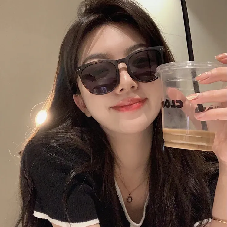 网红同款口袋折叠墨镜女夏季防晒网红偏光防紫外线太阳镜女士开车