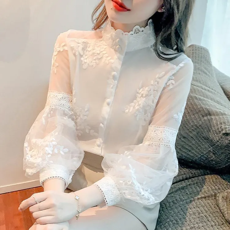 2025春季新款宫廷风刺绣衬衣灯笼袖蕾丝衫小衫洋气女设计感小众