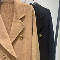 随机工厂品牌大衣一件