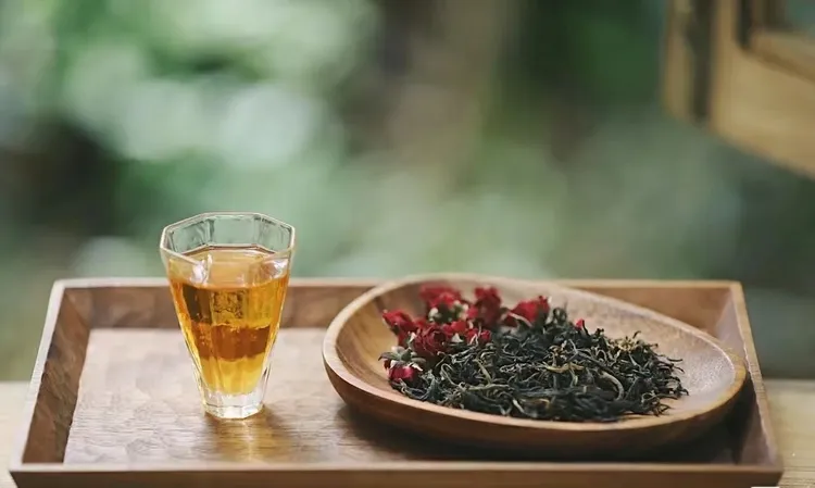 《高山古树晒红茶》华岩号古树红茶系列250克普洱滇红茶